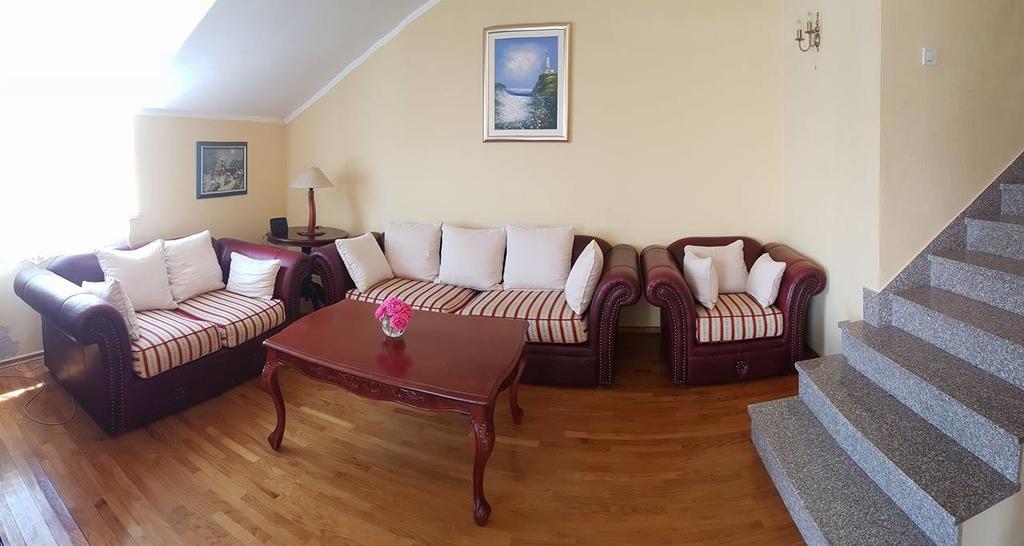 Apartments M&E Mokošica エクステリア 写真