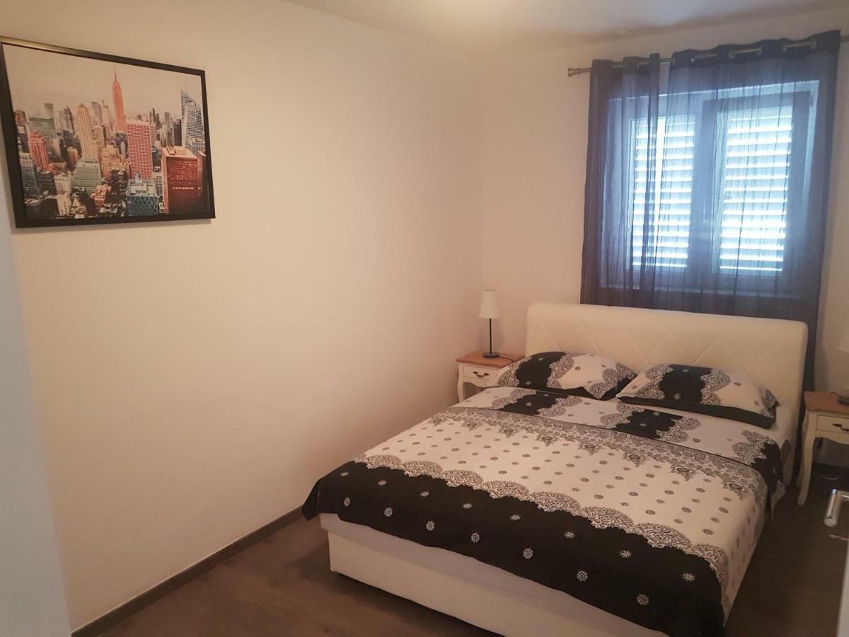 Apartments M&E Mokošica エクステリア 写真