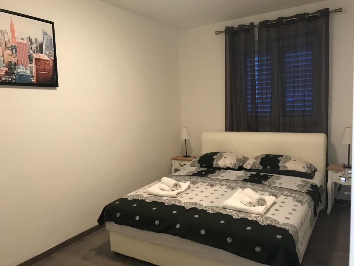 Apartments M&E Mokošica エクステリア 写真