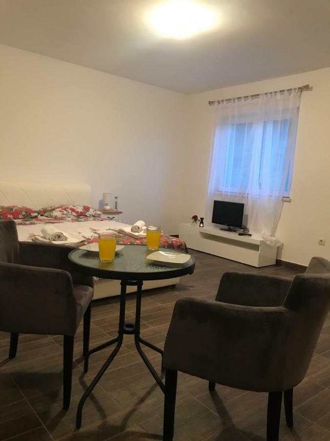 Apartments M&E Mokošica エクステリア 写真